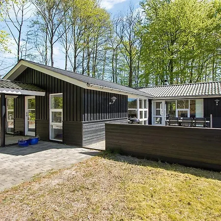 Four-bedroom Holiday In * Hals