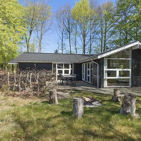 Four-bedroom Holiday In * Hals