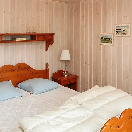 펜션 Four-bedroom Holiday In *