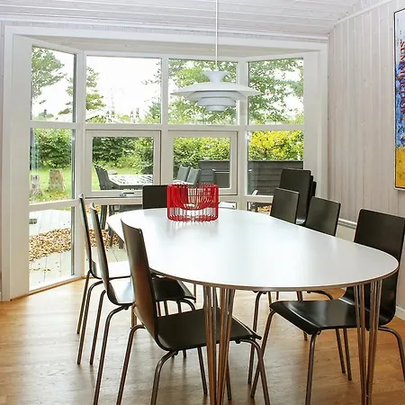 펜션 Four-bedroom Holiday In *